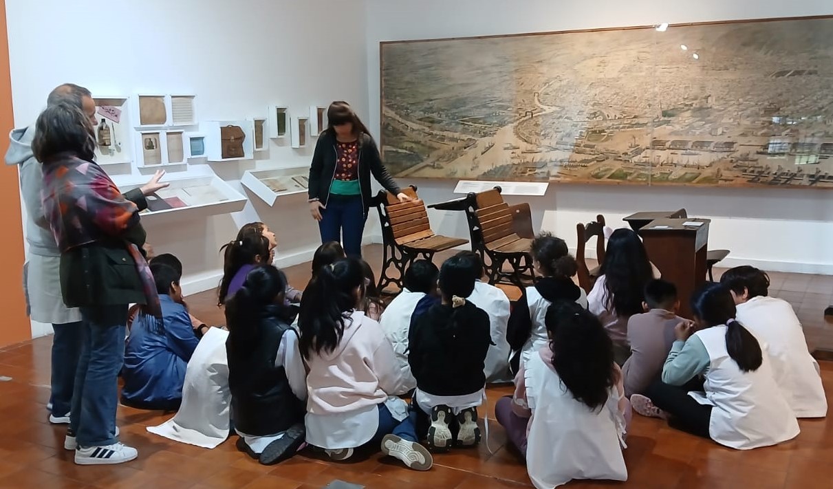 Visitas escolares a la muestra «La forma de las Palabras»