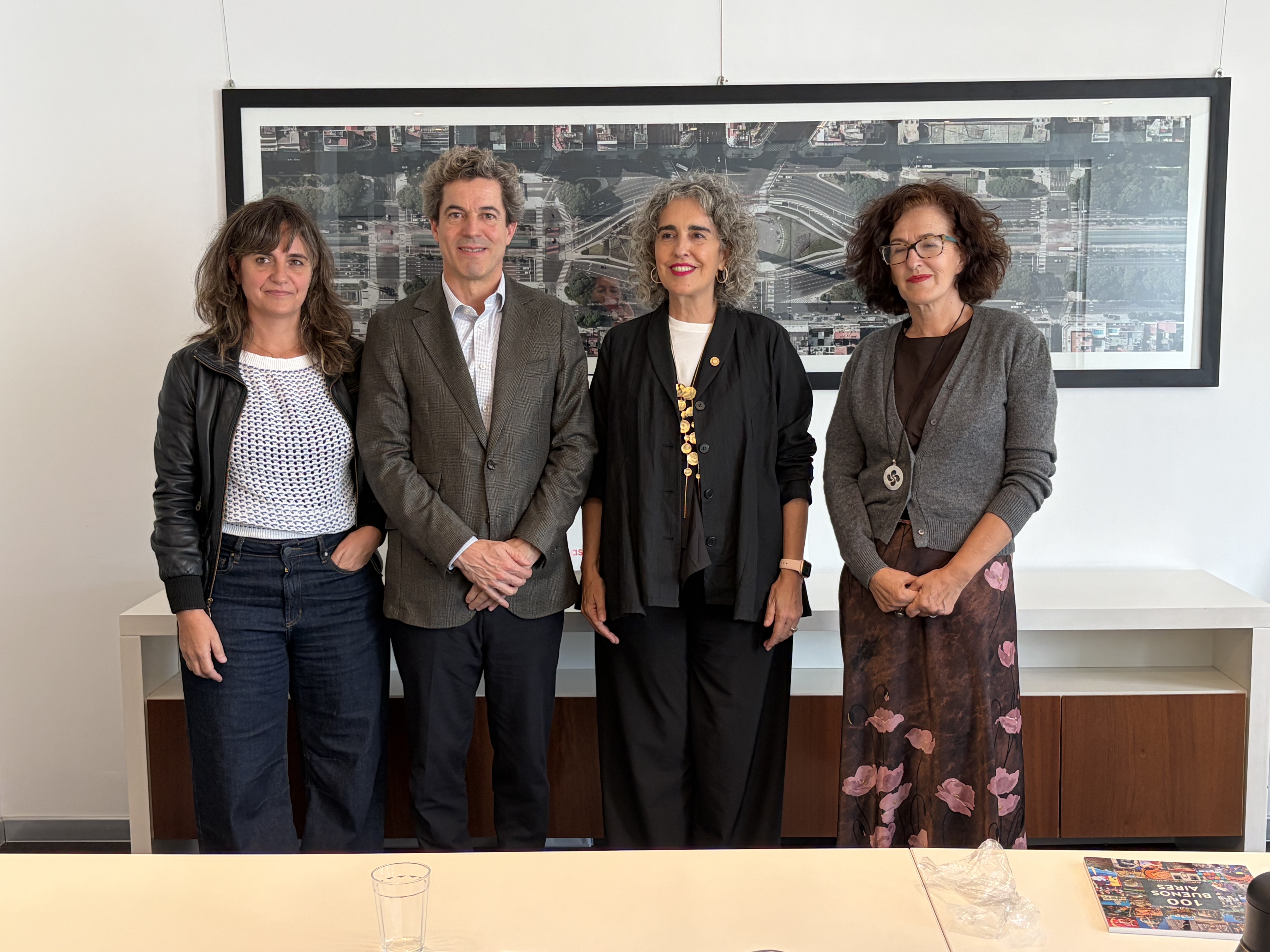 El ministro Bereciartua intercambió experiencias de gestión urbana con Ibone Bengoetxea, vicelehendakari del País Vasco
