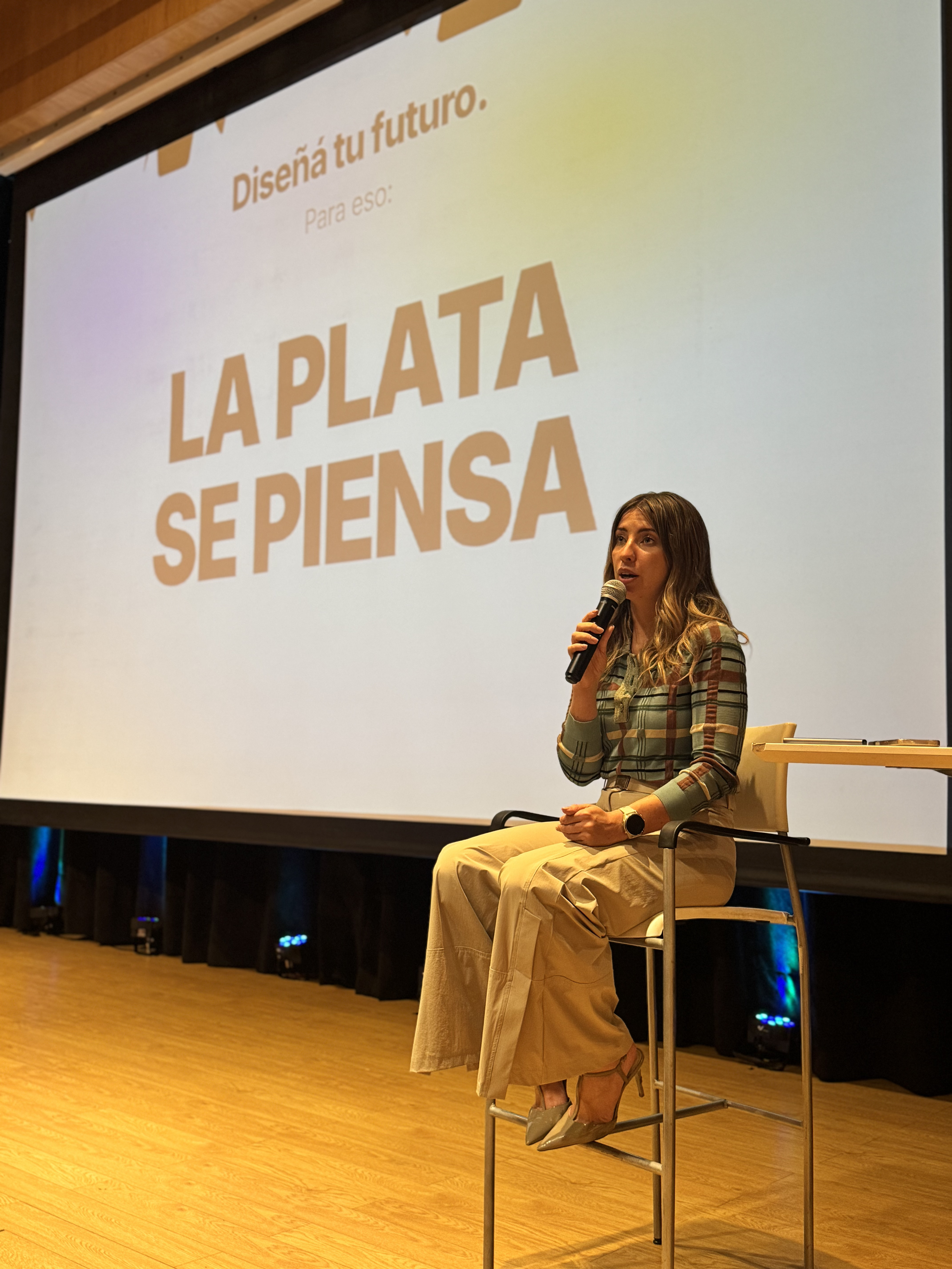 "Finanzas para tu futuro" reunió a más de 160 jóvenes en una jornada de educación financiera