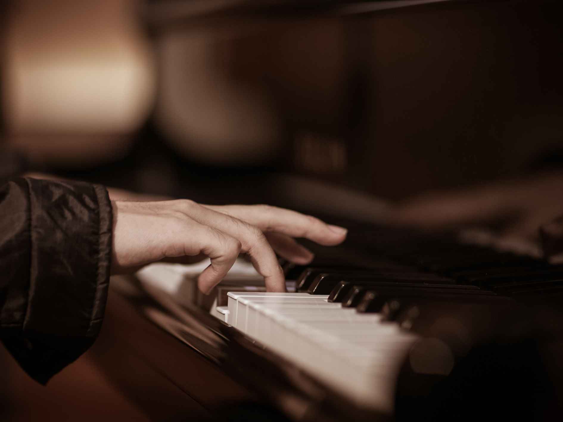 Música en La Vidriera: Pianistas del Piazzolla