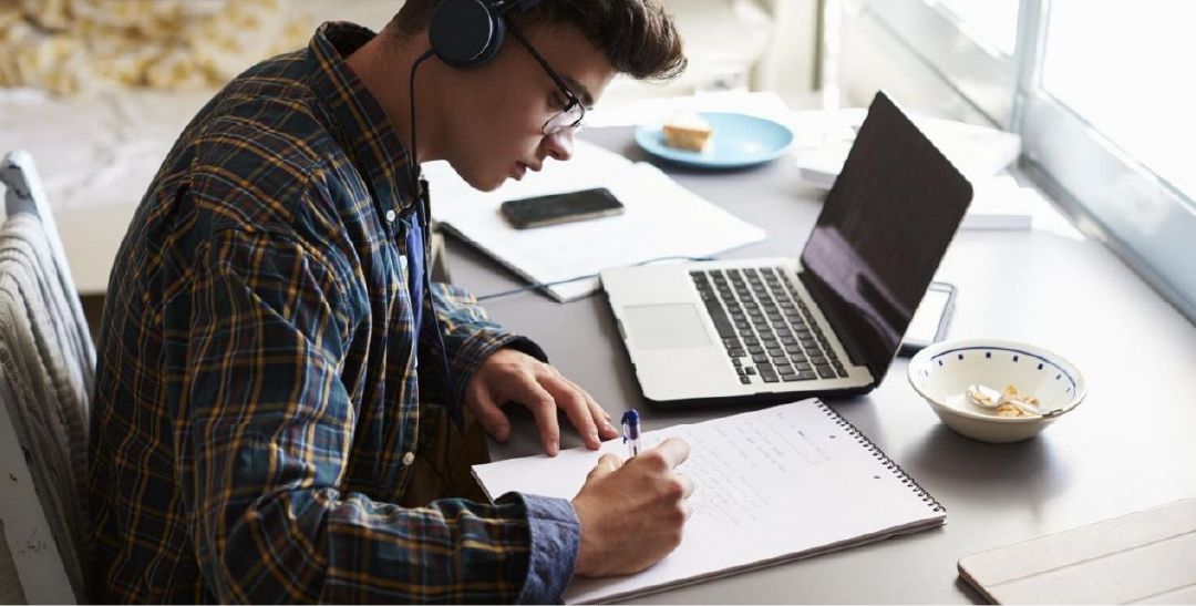 La Ciudad lanzó un programa virtual y gratuito de formación laboral para jóvenes