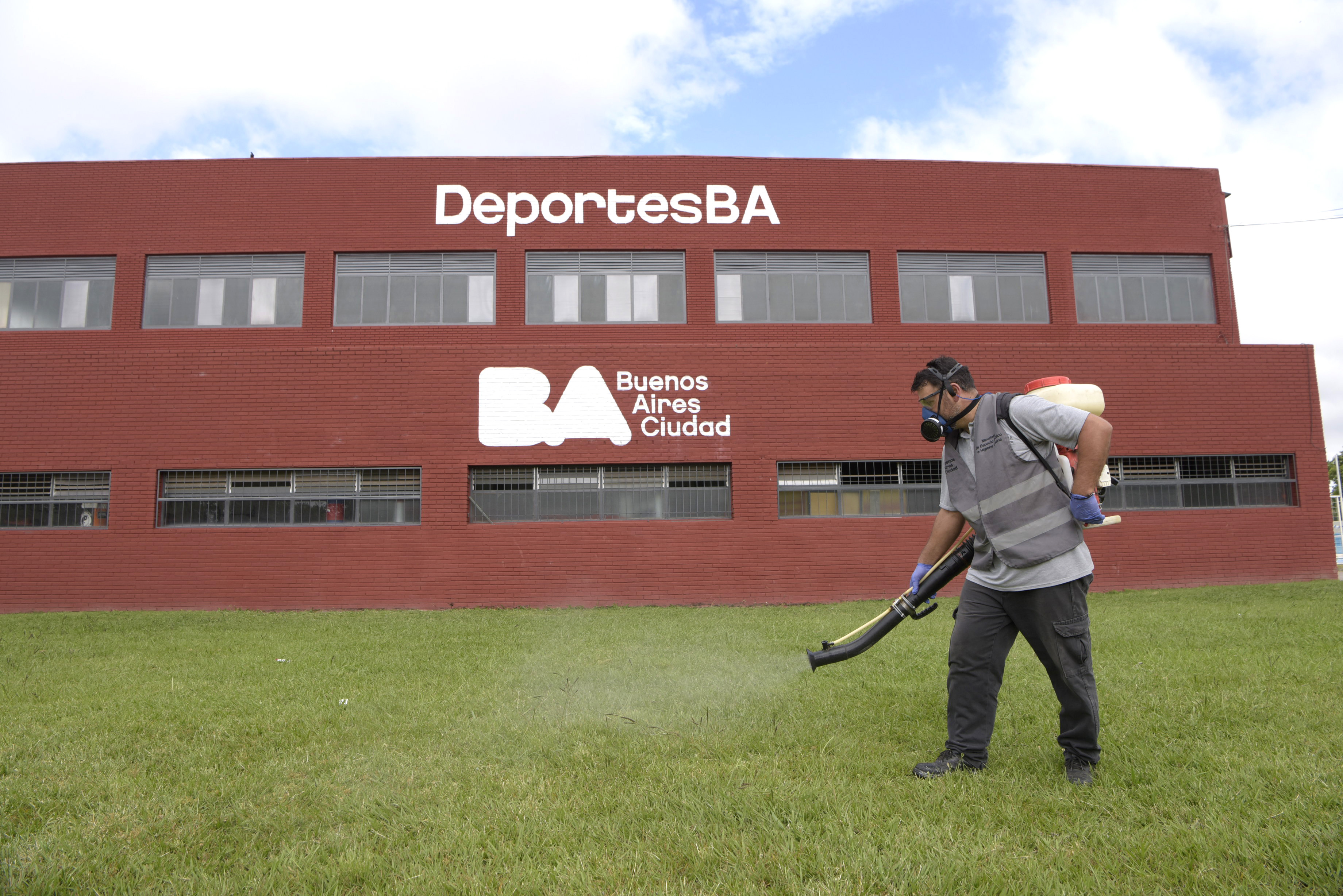 Fumigación Parque Sarmiento