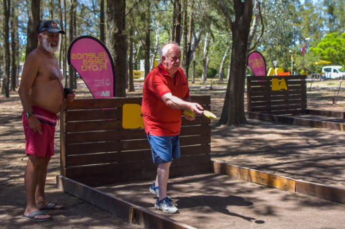 Este sector cuenta con una zona acondicionada y áreas adaptadas con fácil acceso; mobiliario adecuado, senderos de tránsito seguro y sombra 