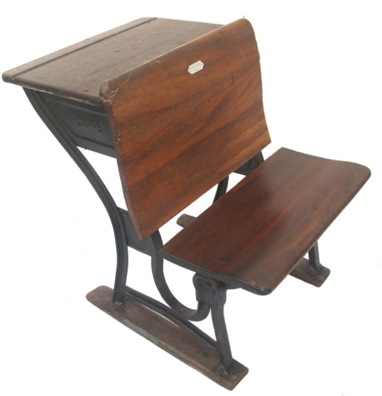 Pupitre Nº 4. American Seating Company, New York. Importado por el CNE