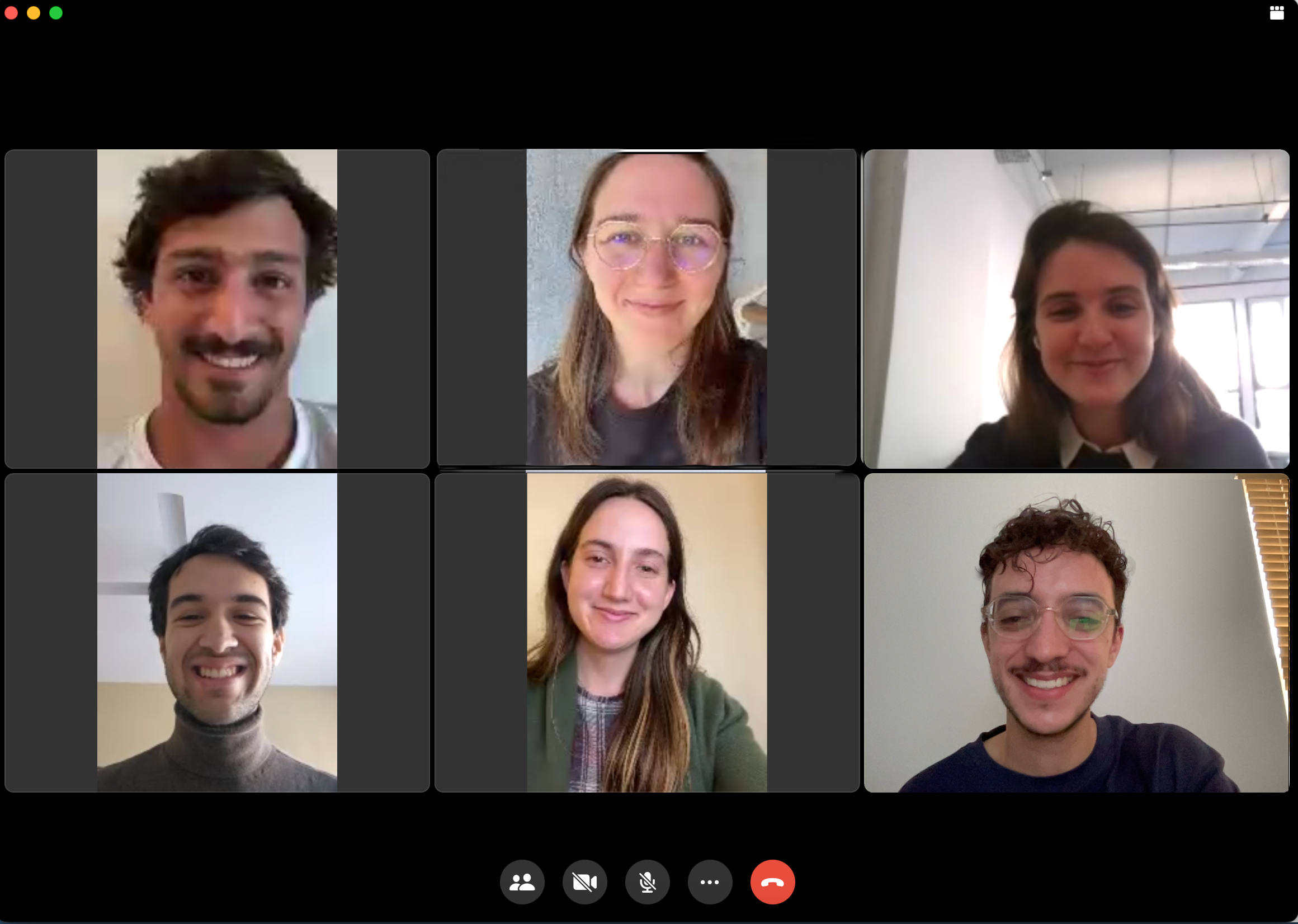  Equipo ganador por el proyecto de la Ciudad de Buenos Aires, integrado por Milagros Garcia Valicente, Julia Garcia Valicente, Sixto Cristiani, Sebastián Uria Minaberrigaray y José María Gómez de León Cantú. 