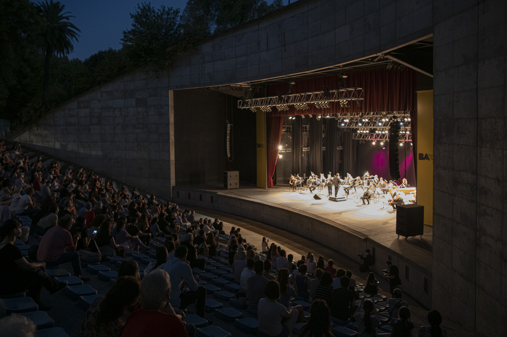 La Orquesta Estable del Teatro Colón ofrecerá un concierto gratuito al aire libre en el Anfiteatro del Parque Centenario