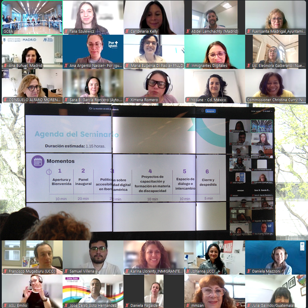 Seminario virtual del Proyecto Puentes Digitales, con participantes conectados y expositores internacionales sobre inclusión y accesibilidad digital.