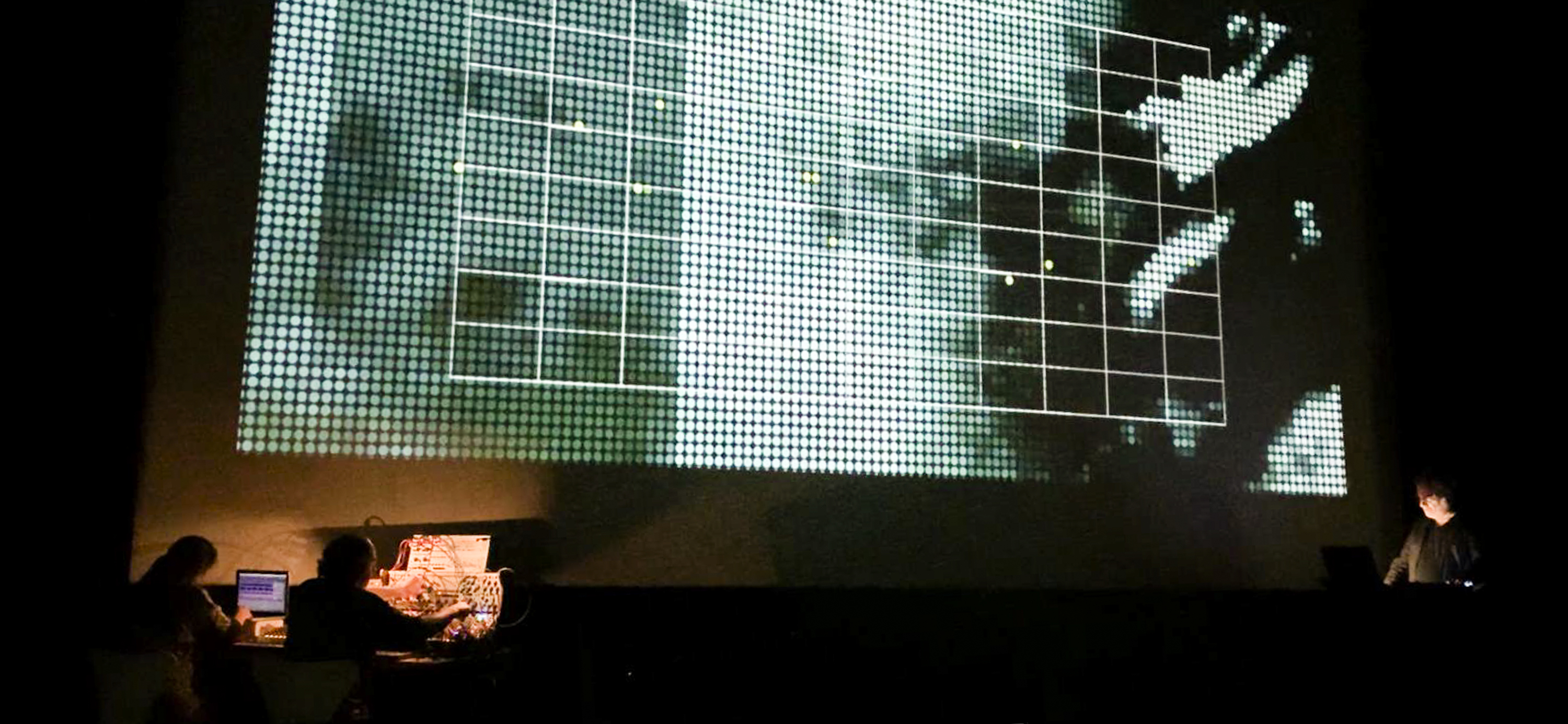 Océano de luz, performance del colectivo Pleamar.