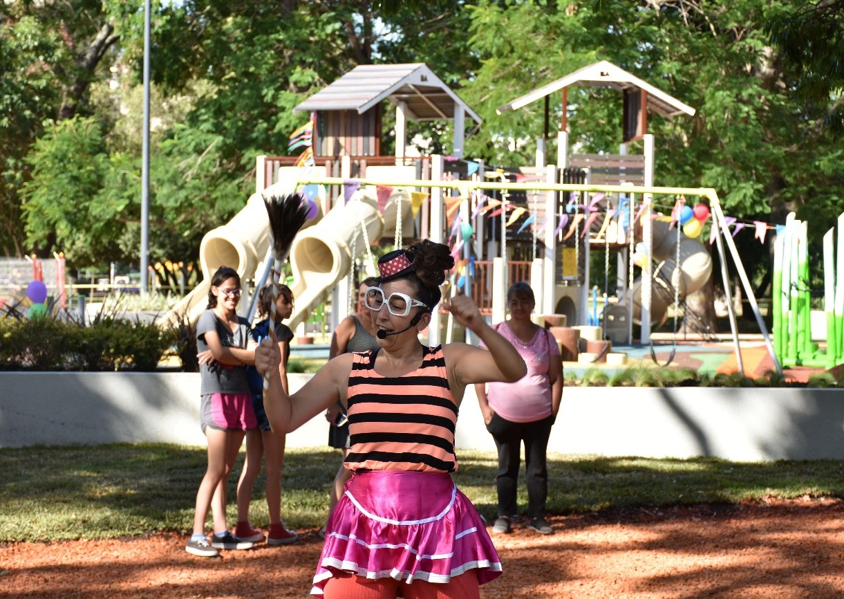 Inauguración patio de juegos en Parque Avellaneda