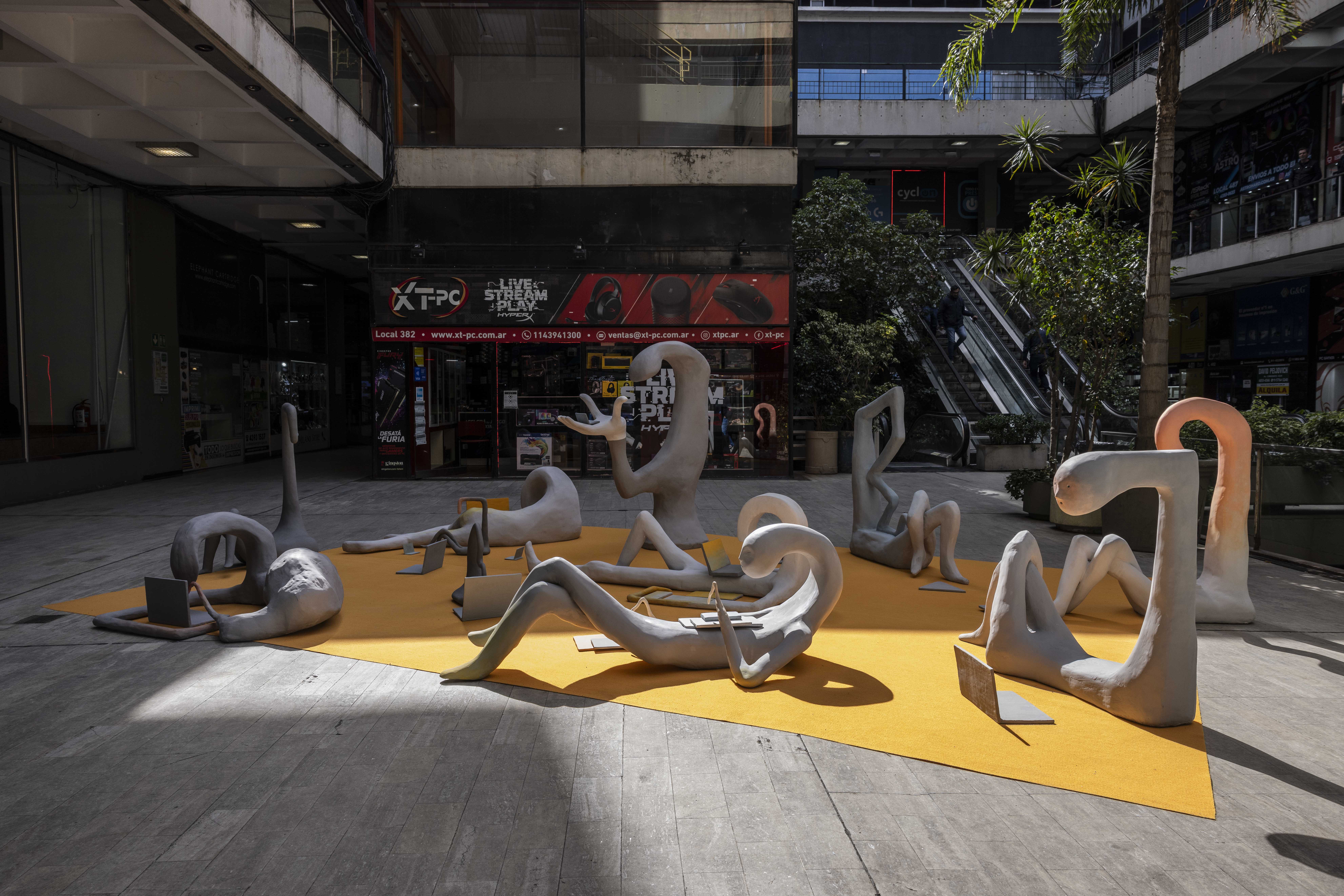 “Los intercesores” (2022-2023) en Galería Jardín