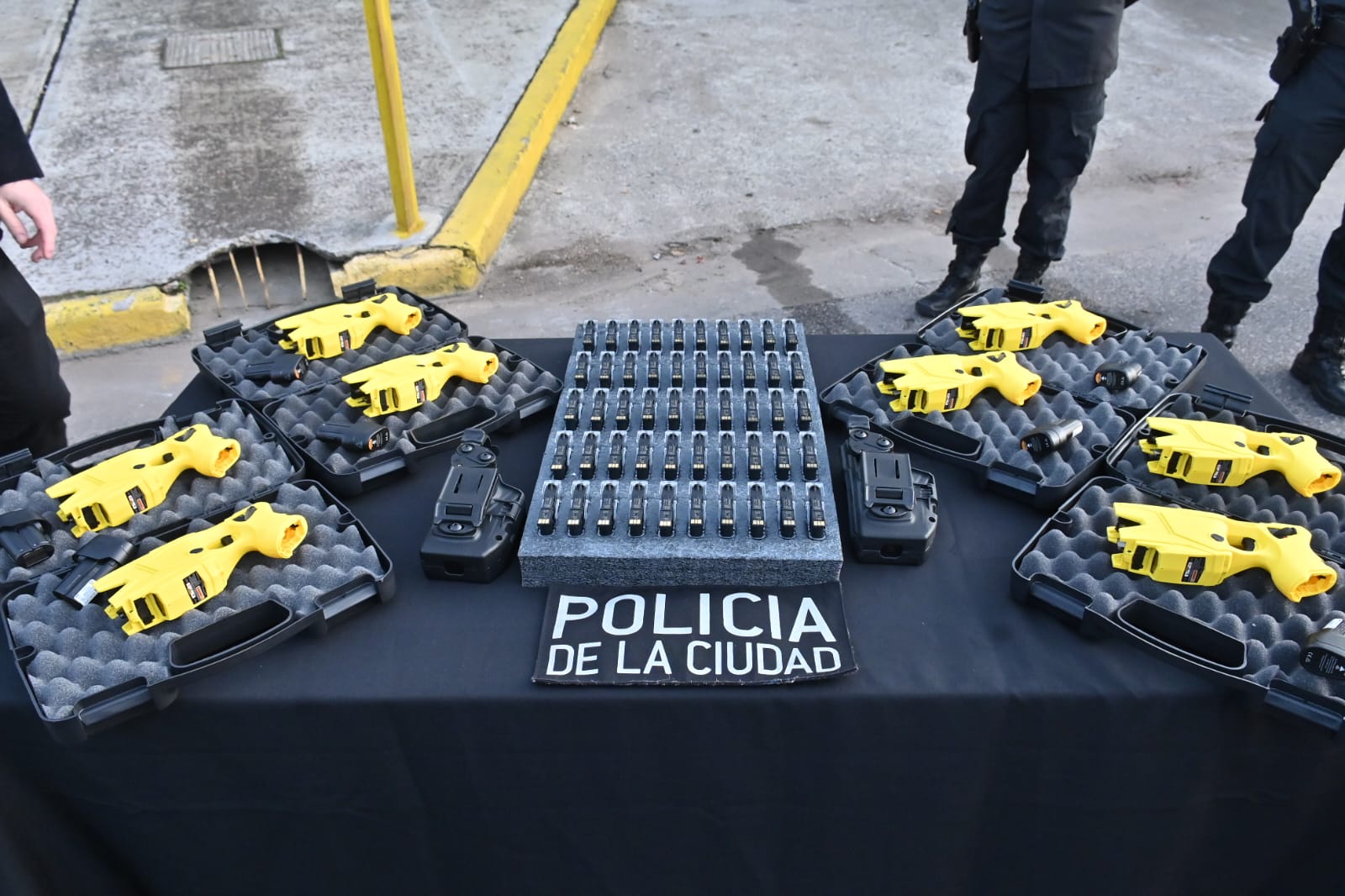 Las pistolas taser de la Policía de la Ciudad.