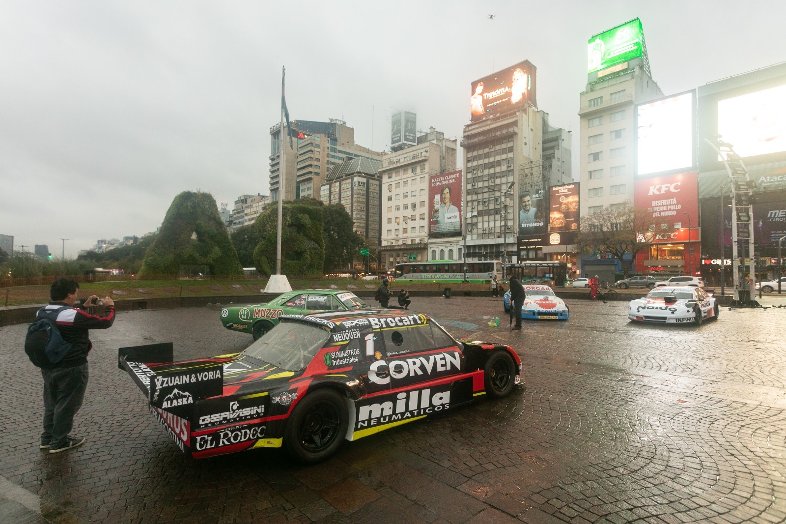 Autos de TC en el Obelisco