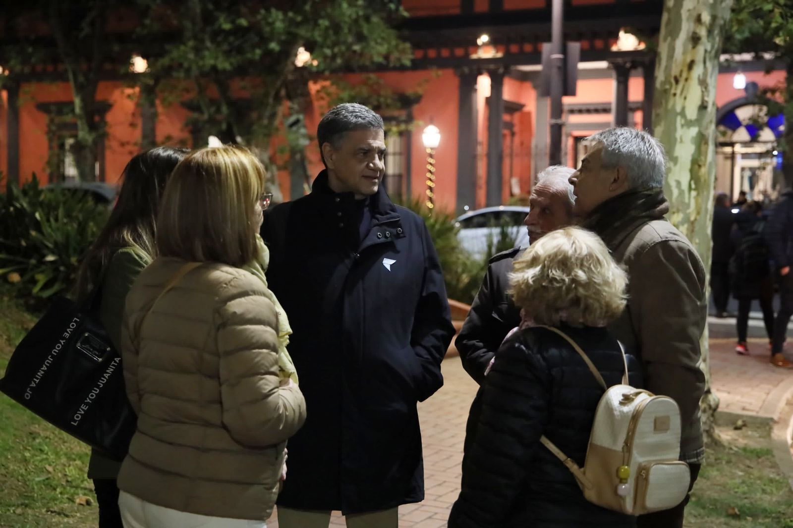 Jorge Macri con vecinos en el lanzamiento de Parques Seguros 