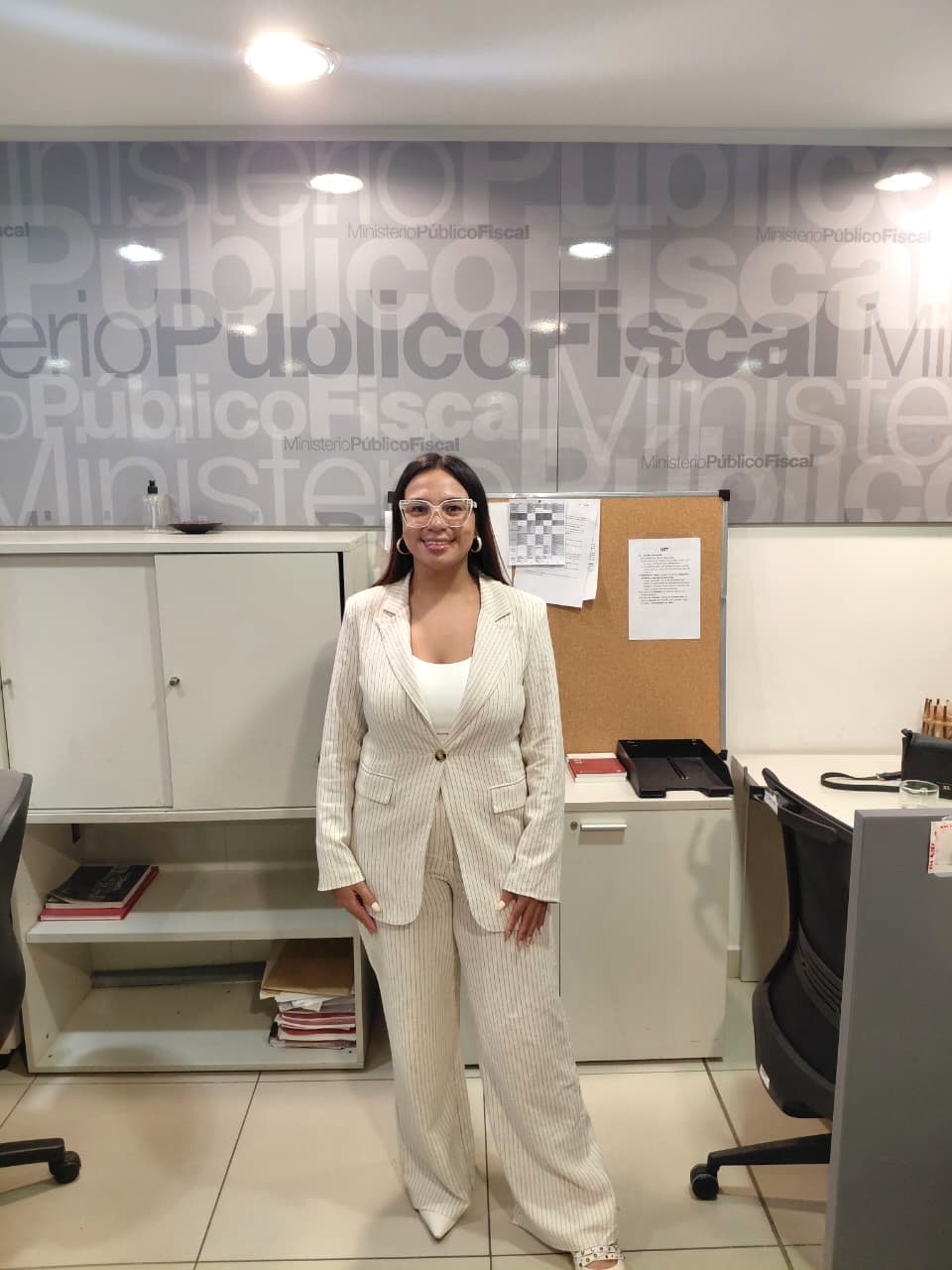 Natalia, trabajadora incorporada a través de BA Oportunidades, en su lugar de trabajo.