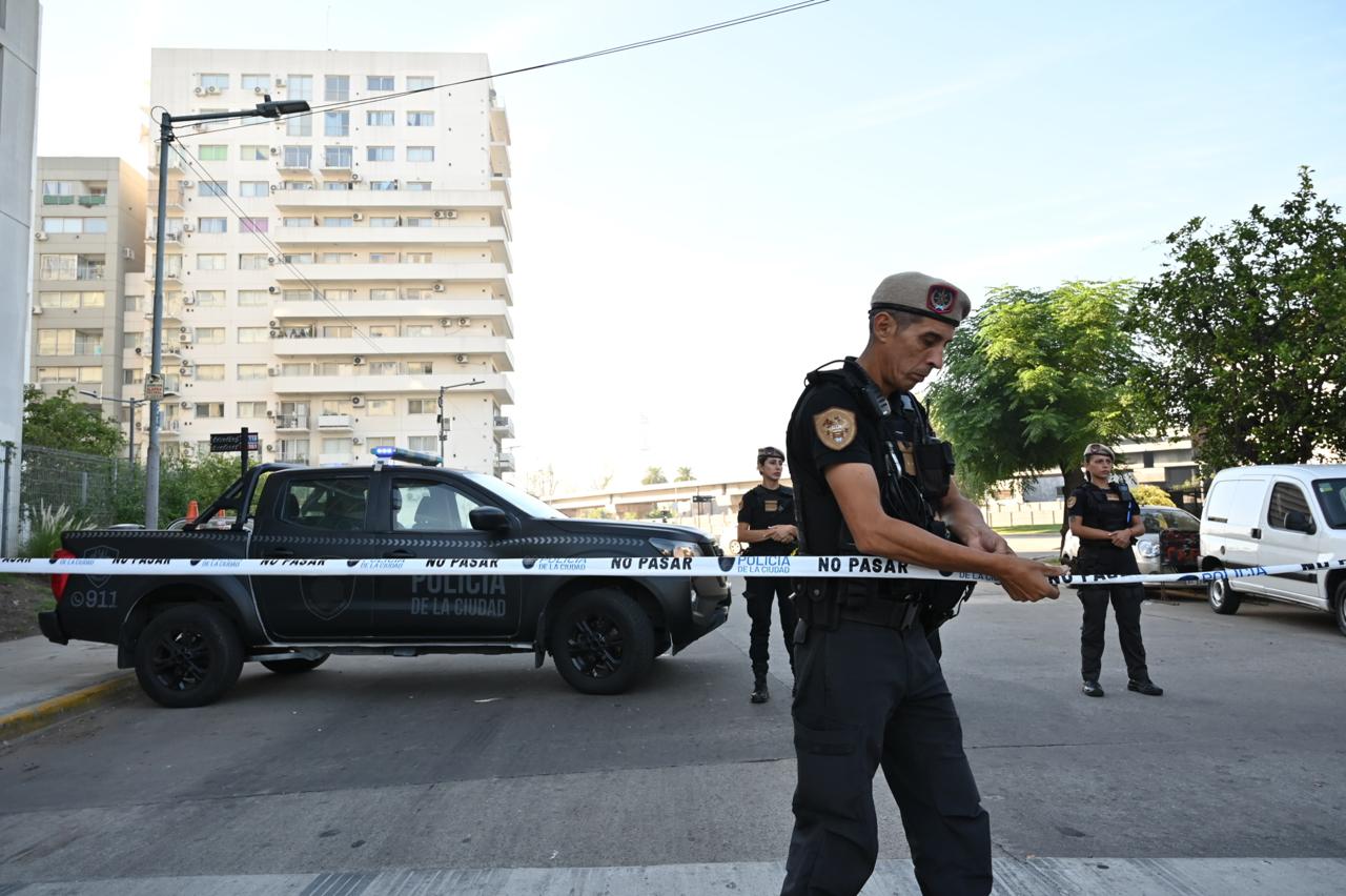 La Policía custodia los edificios evacuados tras el derrumbe en el complejo “Estación Buenos Aires”
