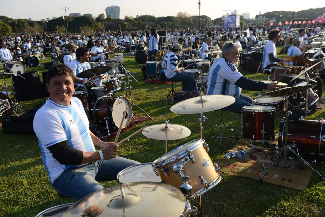 Buenos Aires sorprende siempre: esta vez fue escenario de un mega encuentro de más de 500 bateristas
