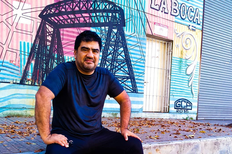 Marcelo Rojas musicaliza FM La 2x4