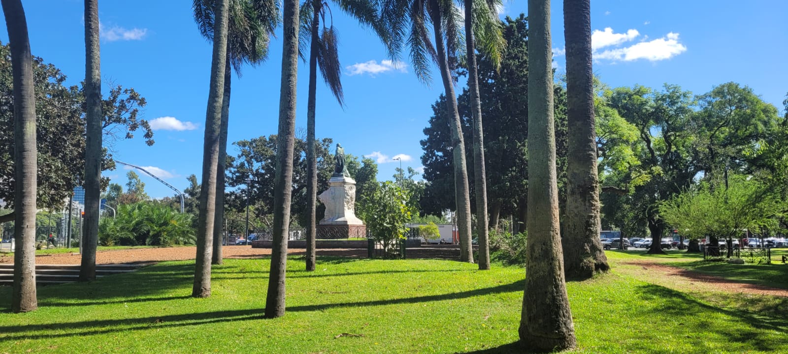 Retoño y monumento