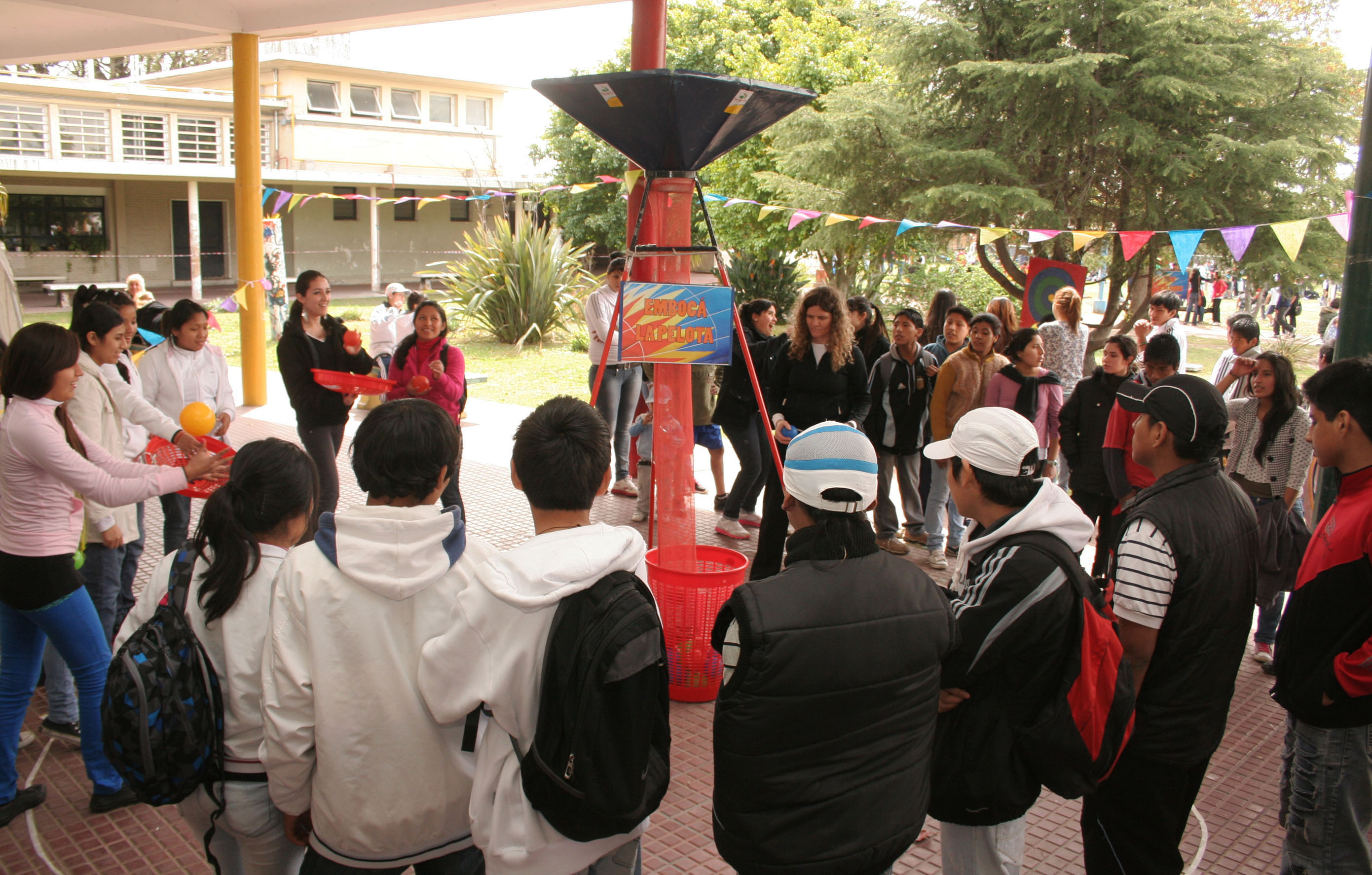 Jóvenes participan del curso de Líderes Recreativos Comunitarios