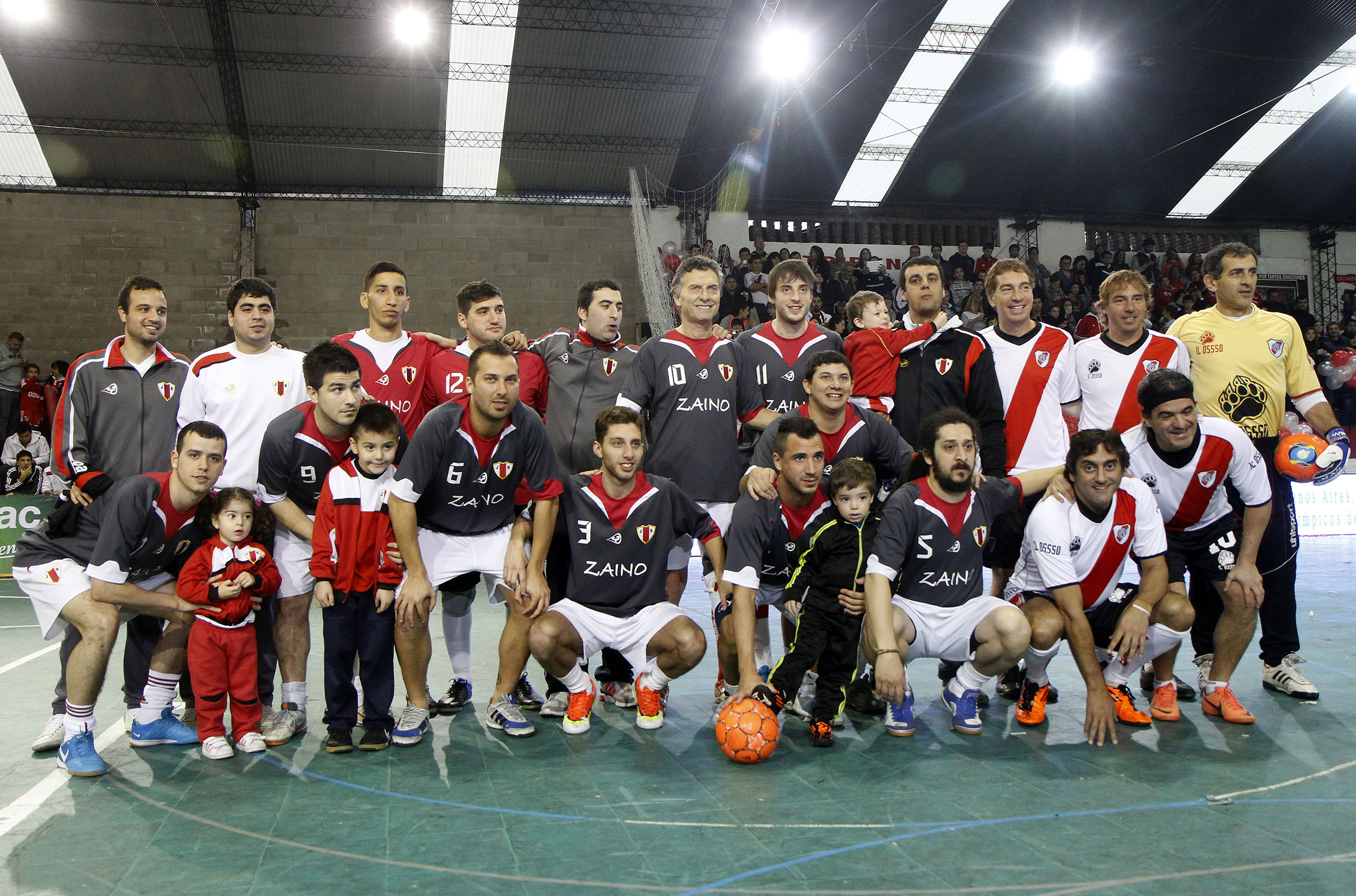 Macri compartió un partido de fútbol con Ortega y Francéscoli