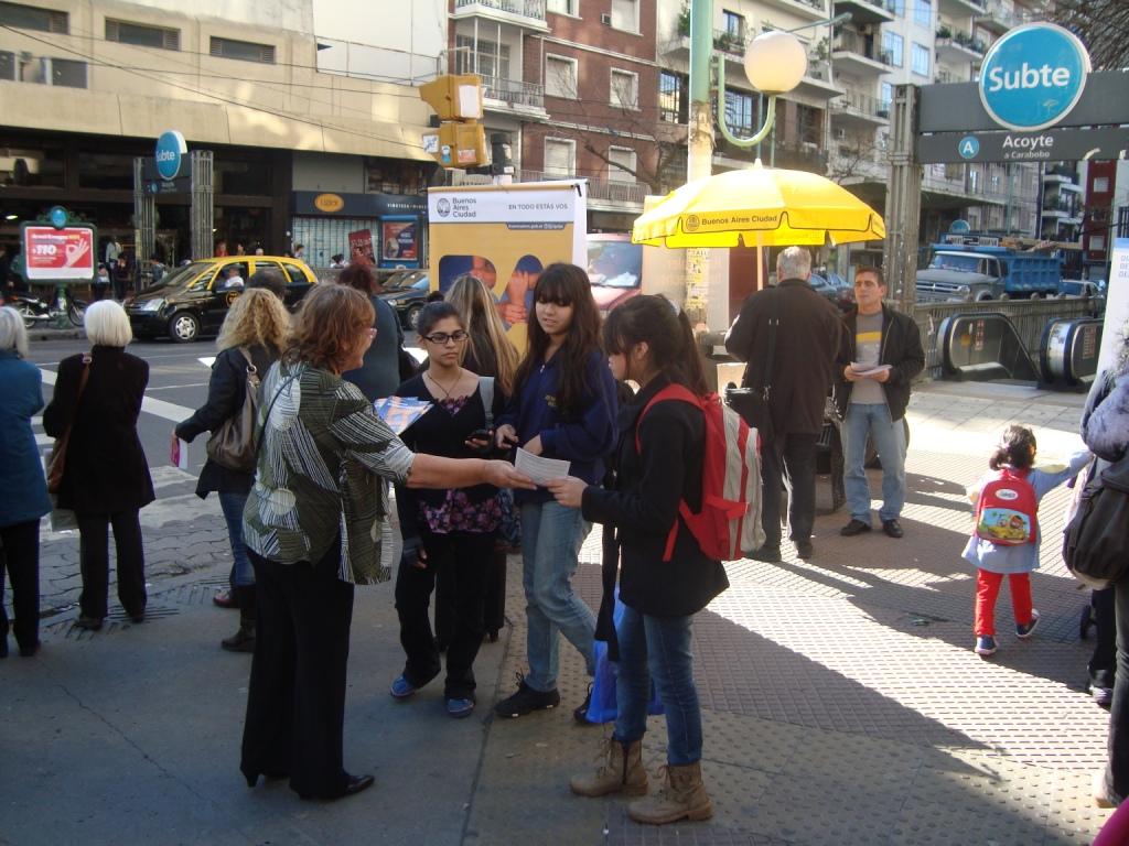 Campaña de difusión de derechos del consumidor en Comunas