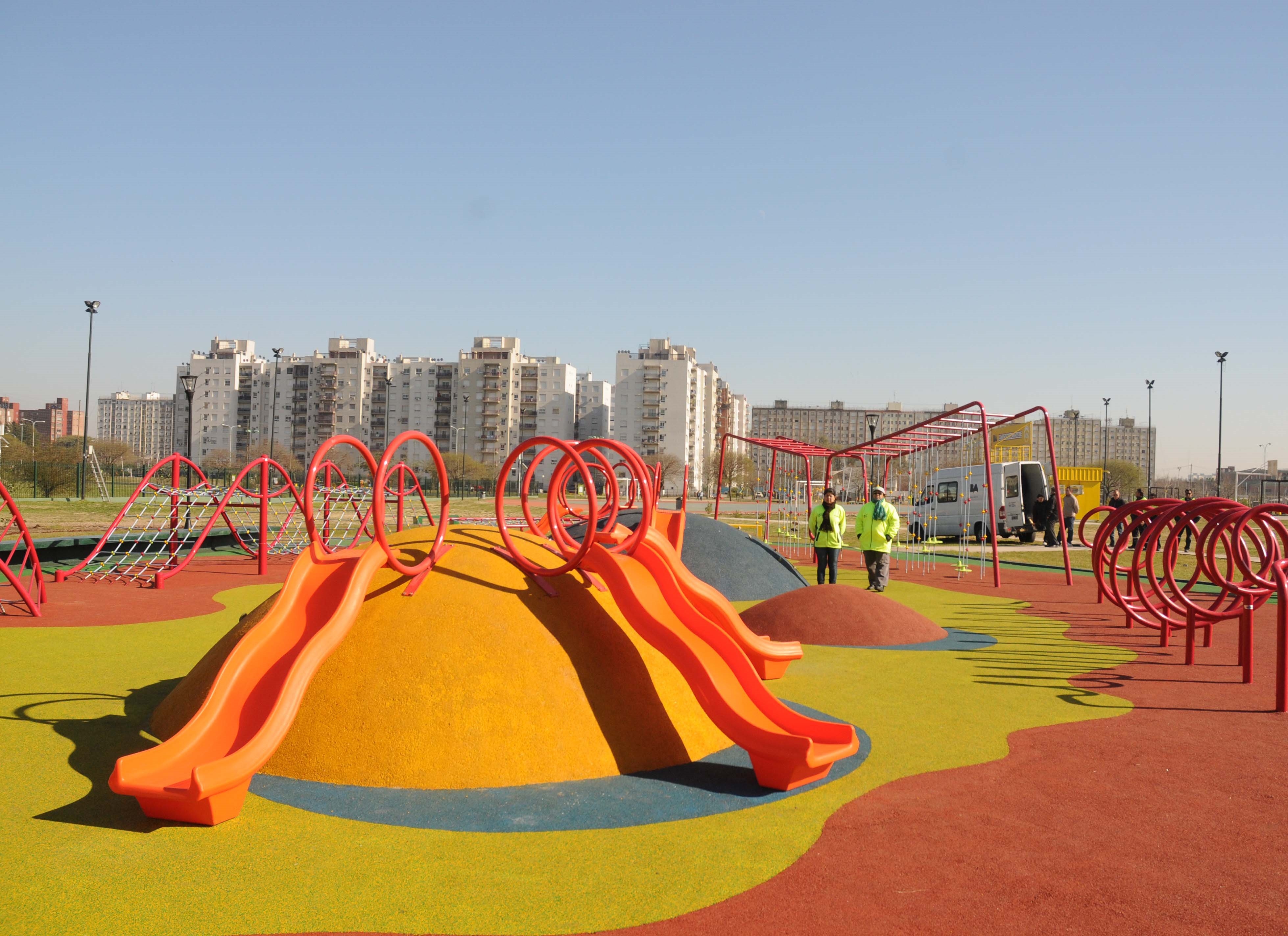 Juegos de última generación en parques y plazas