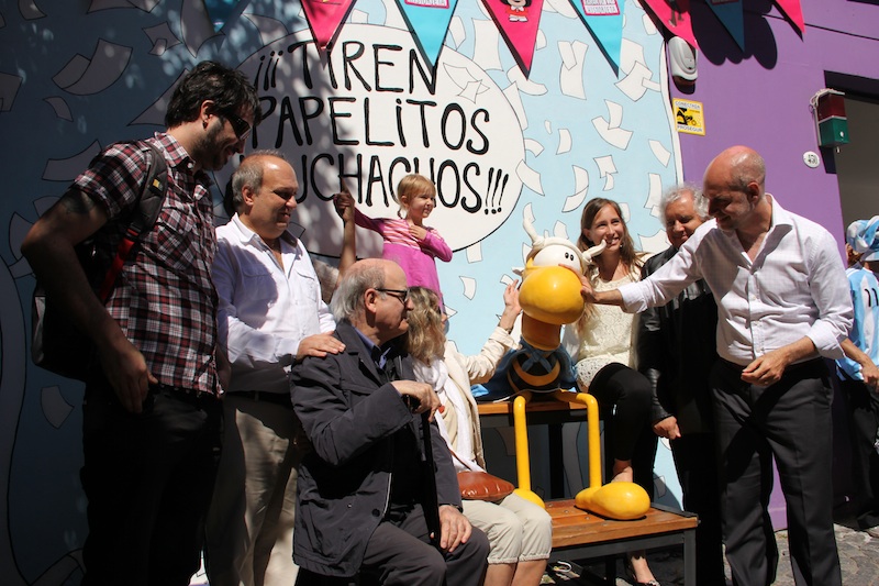 LA CIUDAD INAUGURÓ LA ESCULTURA DE CLEMENTE EN EL PASEO DE LA HISTORIETA
