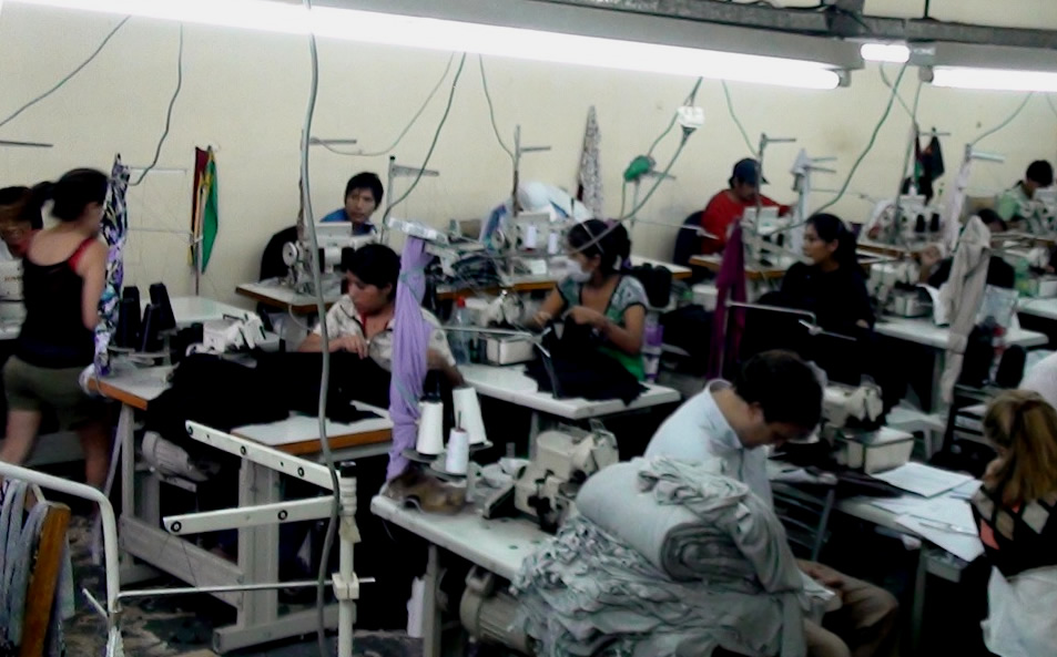 La AGC clausura dos talleres clandestinos en Floresta.