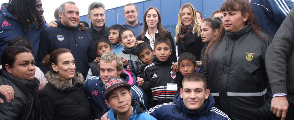 Los Pumas dieron una clínica de rugby a alumnos porteños