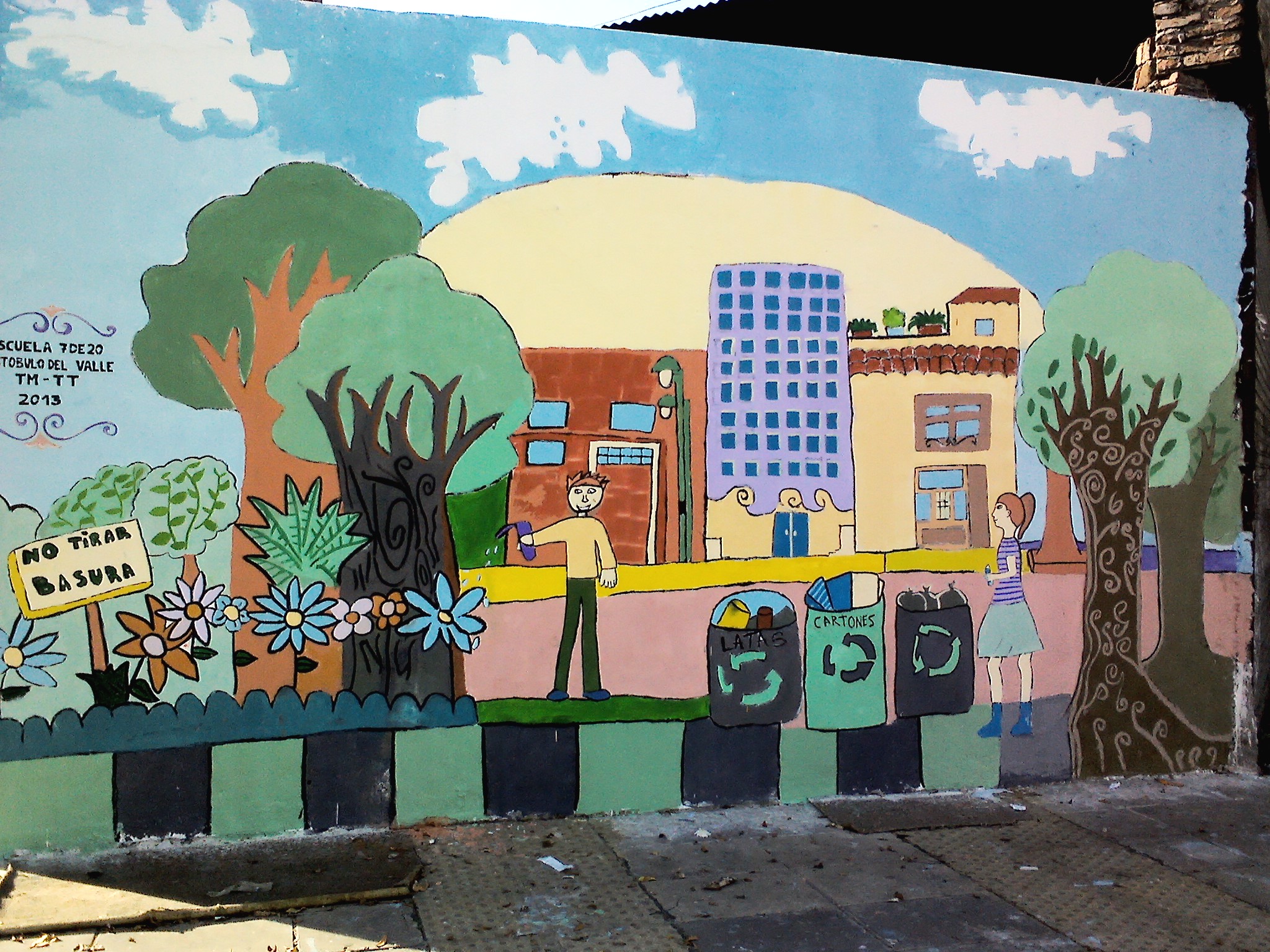 Nuevo mural por la higiene urbana en la esquina de Carhué y Rodó