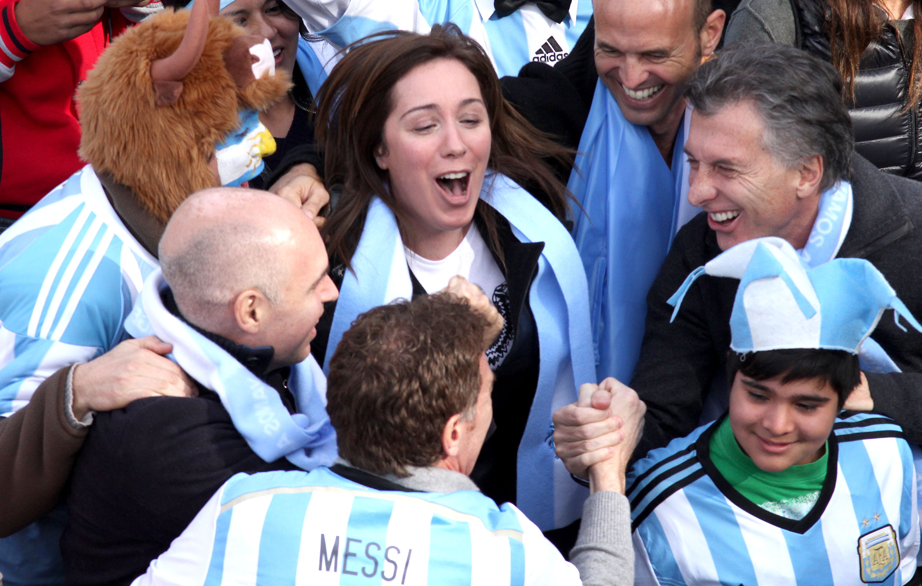 Macri y Vidal disfrutaron junto a miles de personas la victoria de la Argentina en el mundial