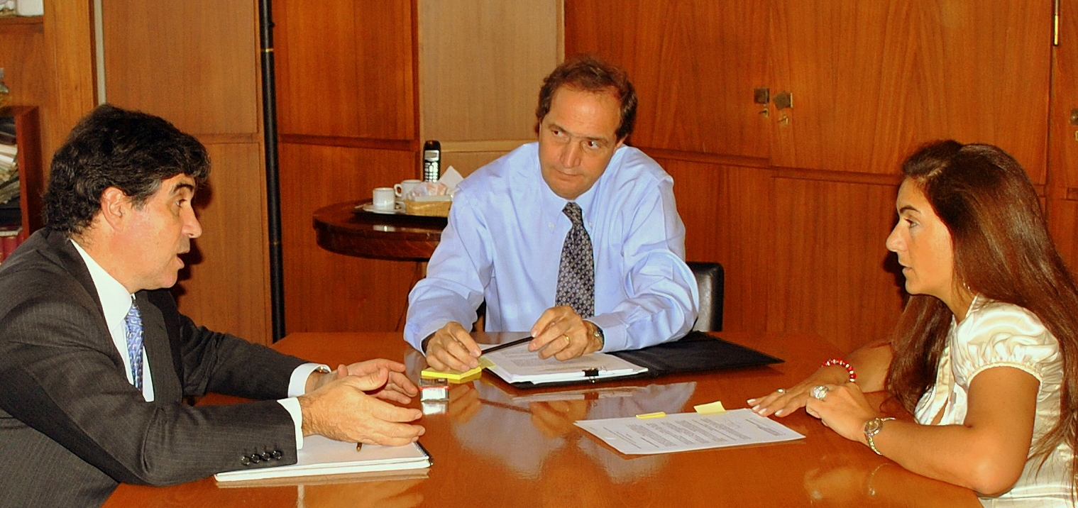 El Dr Clusellas junto al Lic Martelli y la Cdra Inza implementan la Firma Digital de Decretos