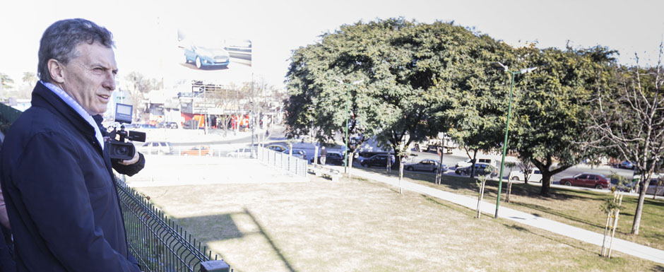 Mauricio Macri recorrió la remodelación de la Plaza Tupac Amaru
