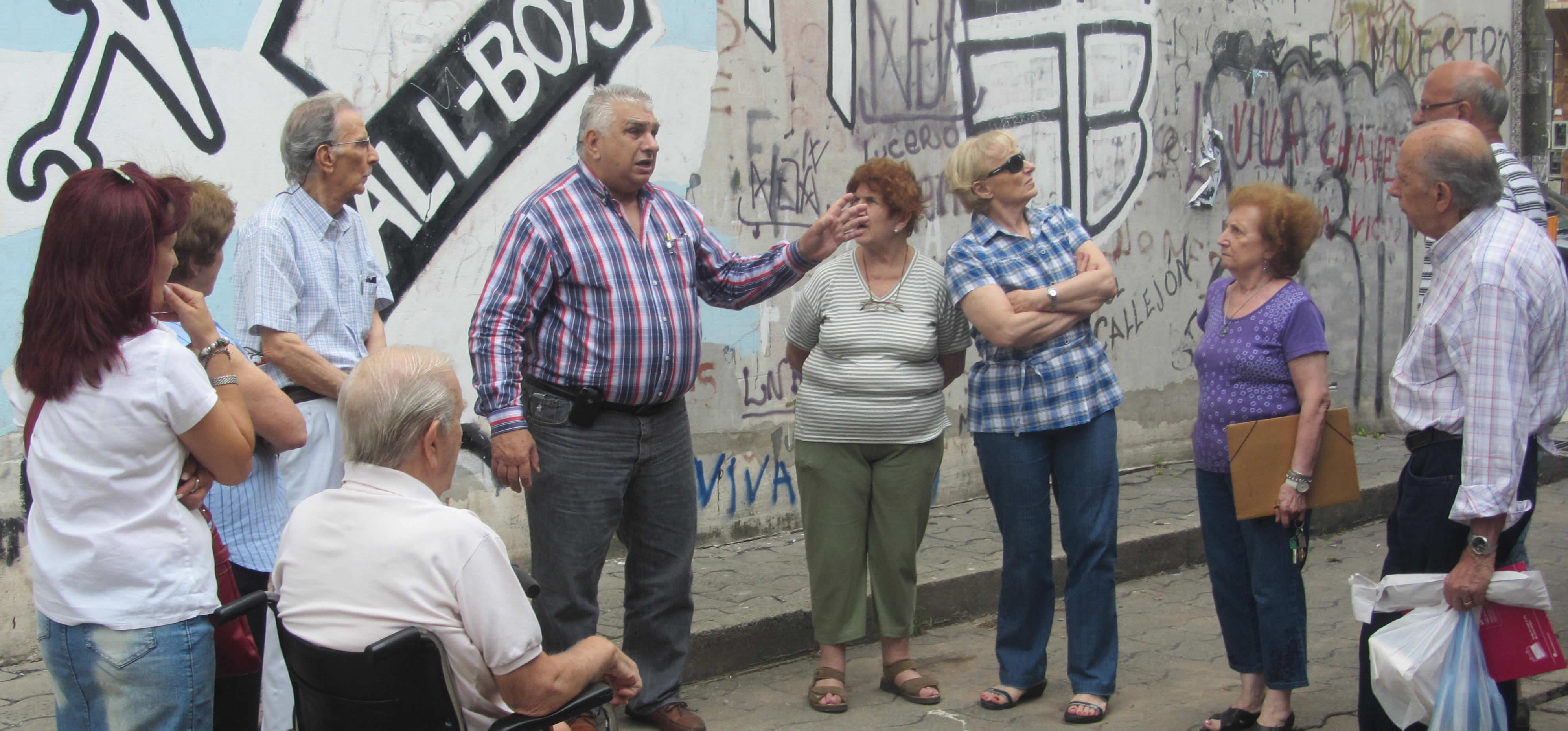 Siempre  junto a los vecinos 