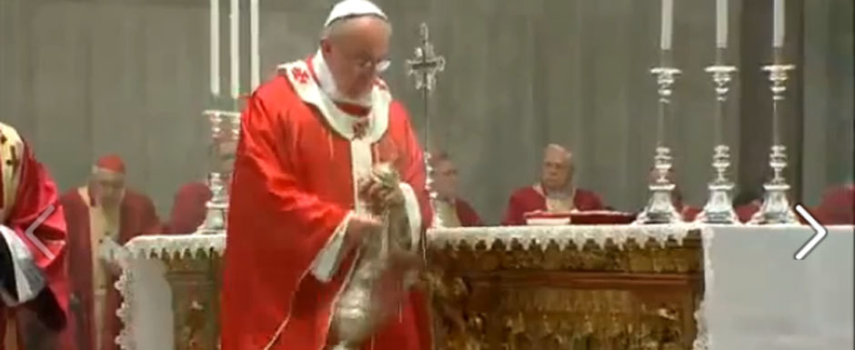 El Papa recordó a Cardenales y Obispos
