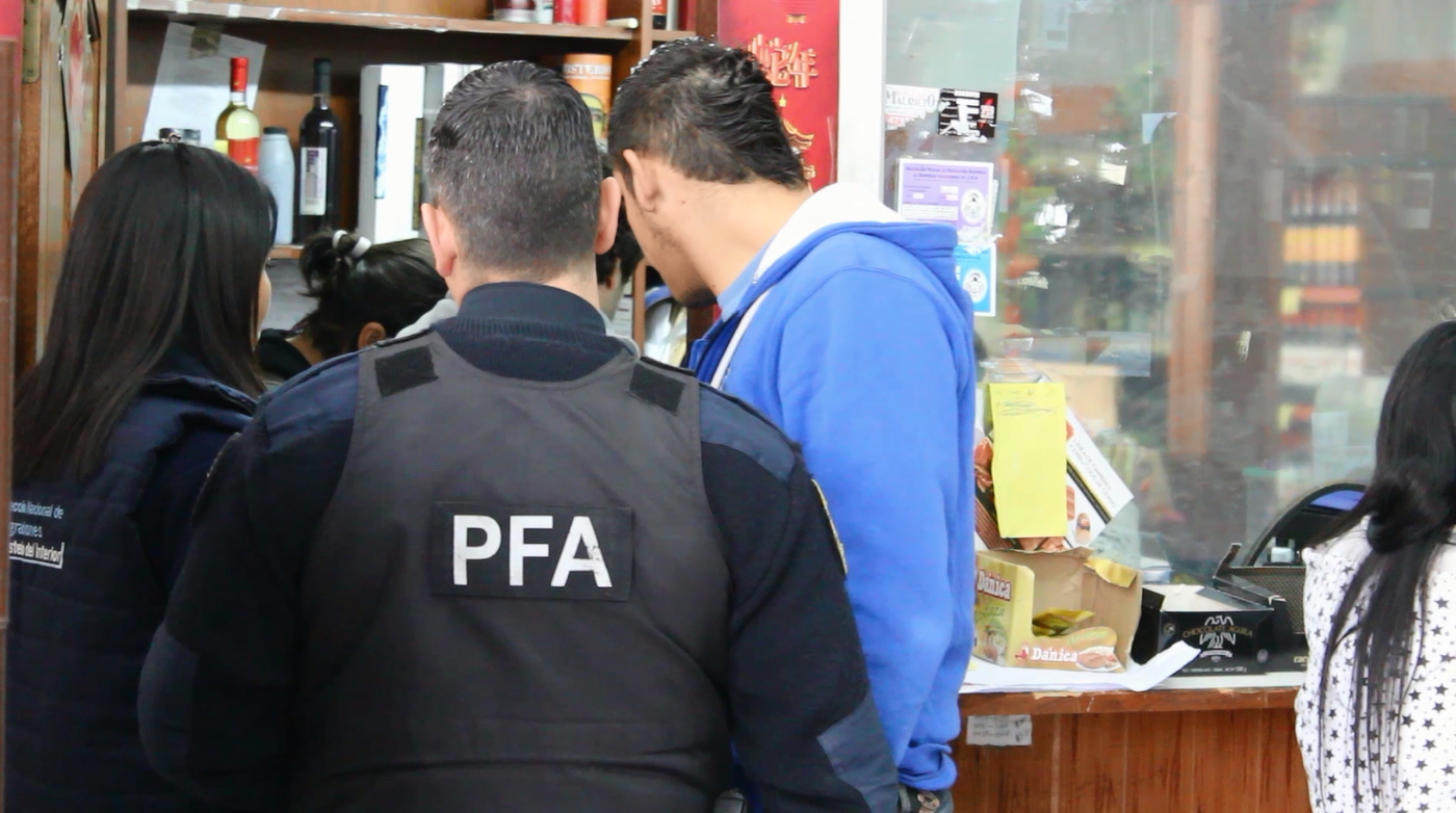 Detienen a los dueños de supermercado Chino por presunto delito de “trata de personas”