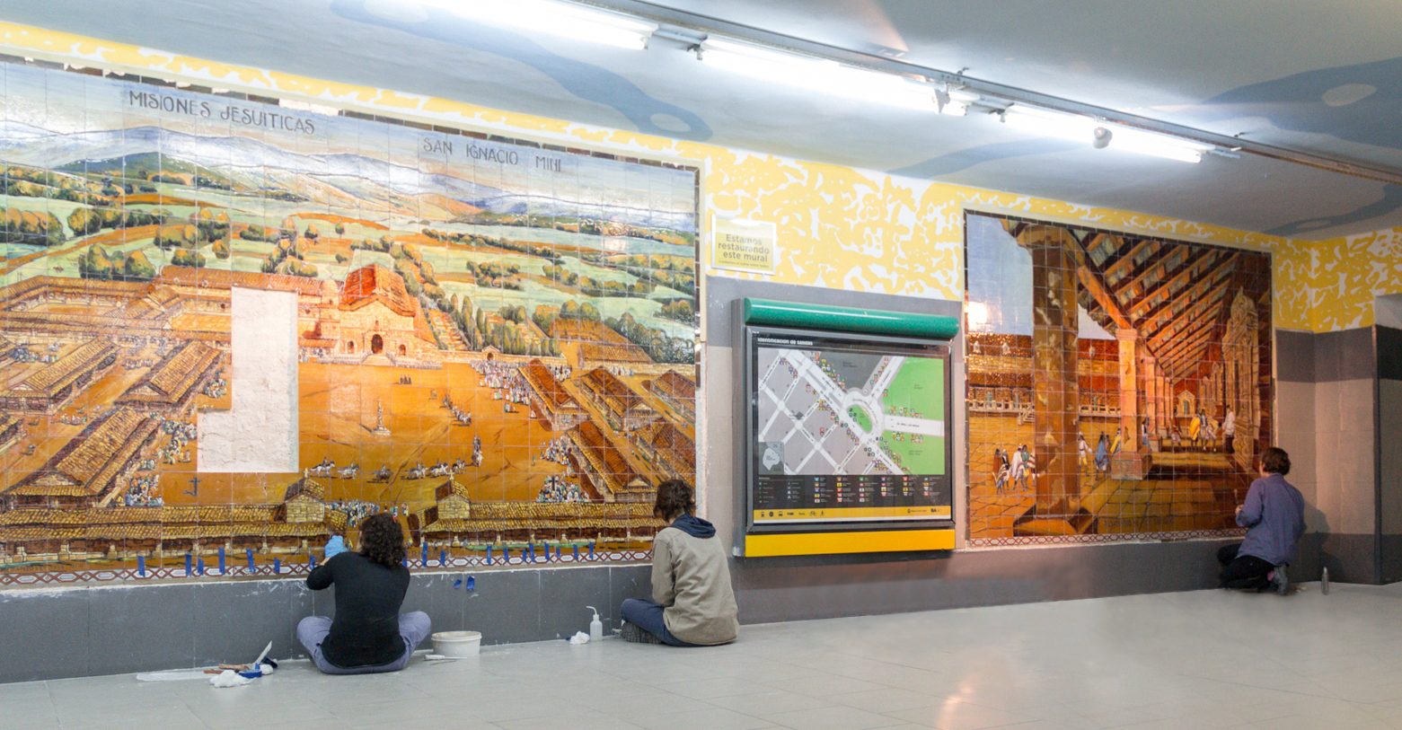 Estamos realizando la restauración de los murales