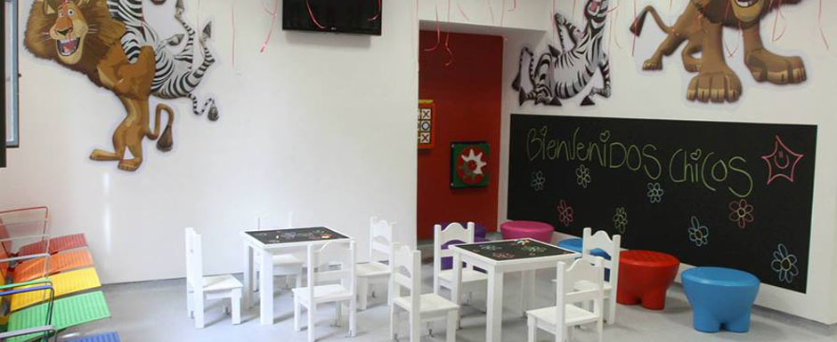 Nueva sala de espera de pediatría del Hospital Rivadavia
