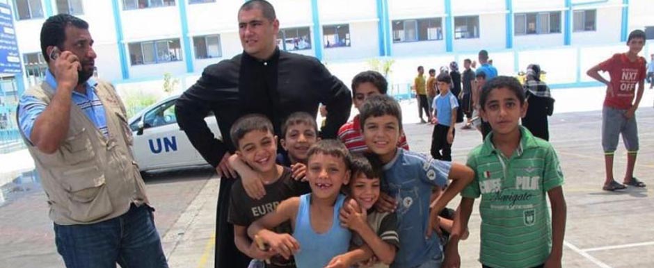 El Papa recibió al sacerdote argentino que predica en la Franja de Gaza