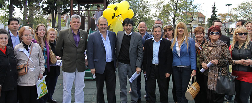 La Ciudad inauguró el patio de juegos de la Plaza Ciudad Banff