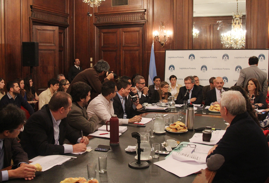 El ministro Emilio Monzó presentó el Presupuesto para el 2015