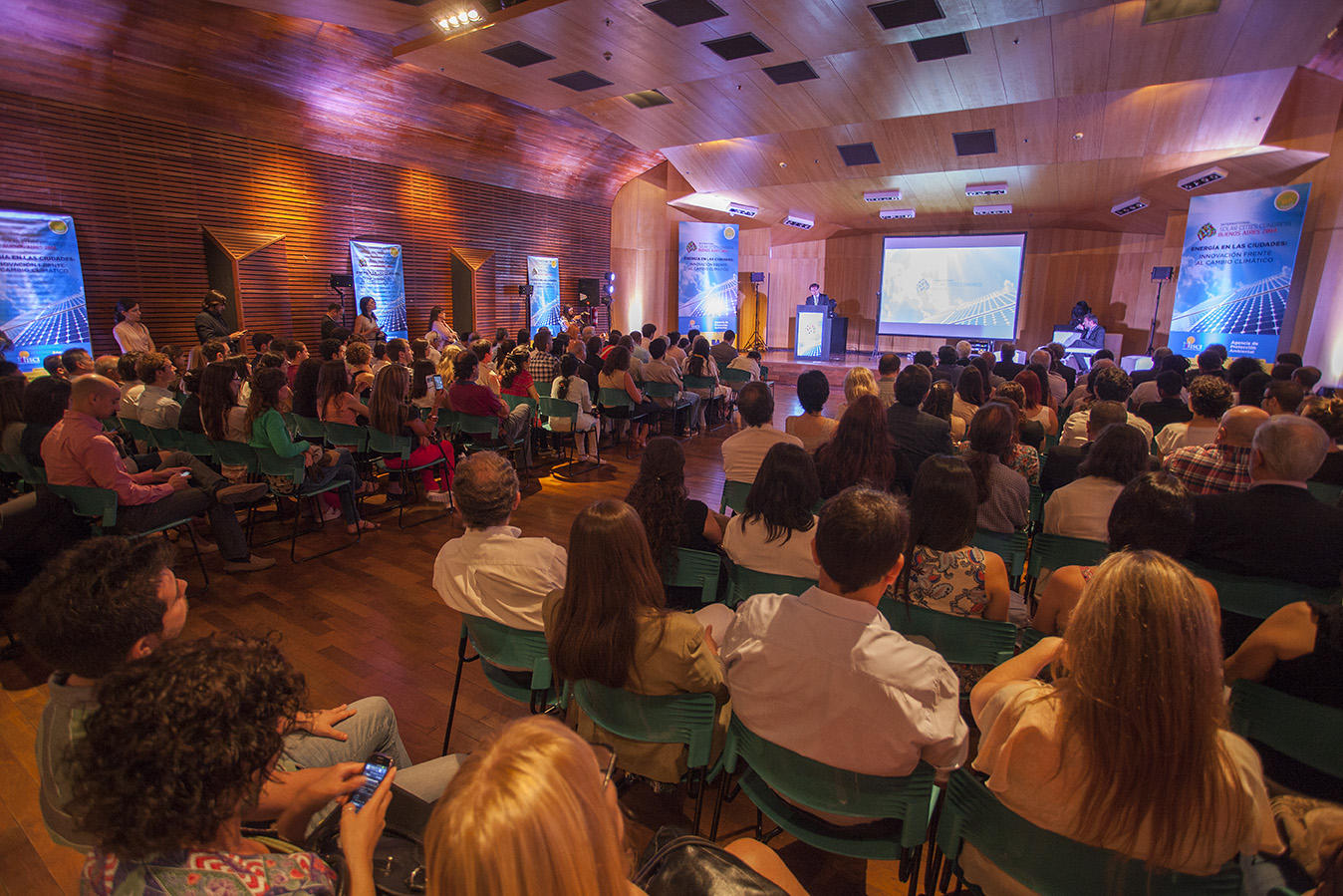 Más de mil personas asistieron a la inauguración del 5° Congreso Internacional Solar Cities