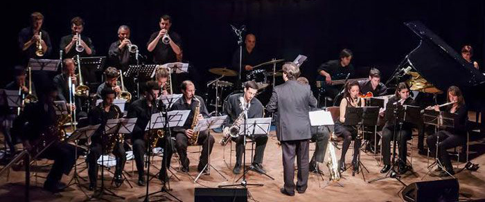 Tarde otoñal de jazz en el parque 