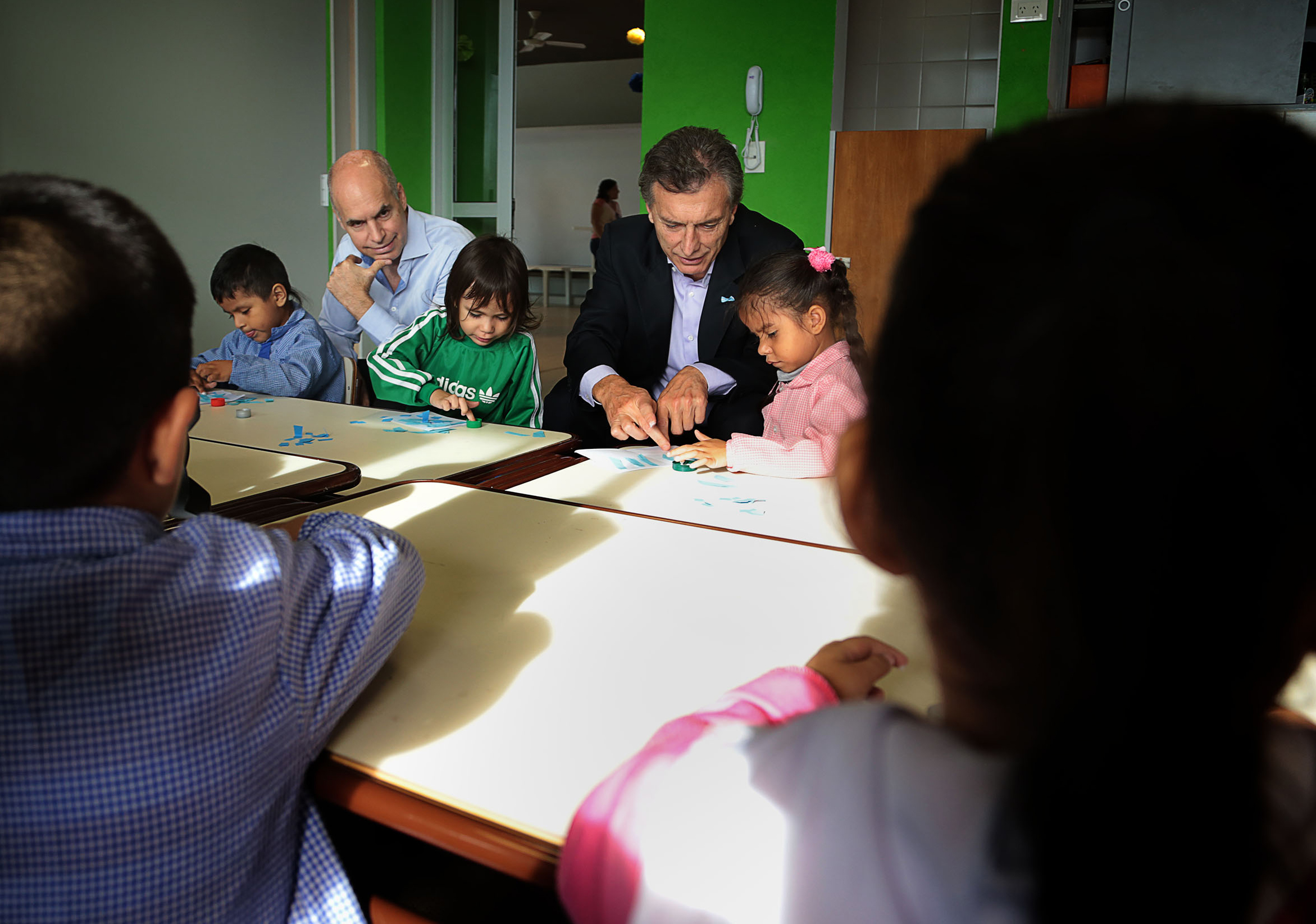 Macri y Rodríguez Larreta visitaron una escuela infantil en Villa Lugano