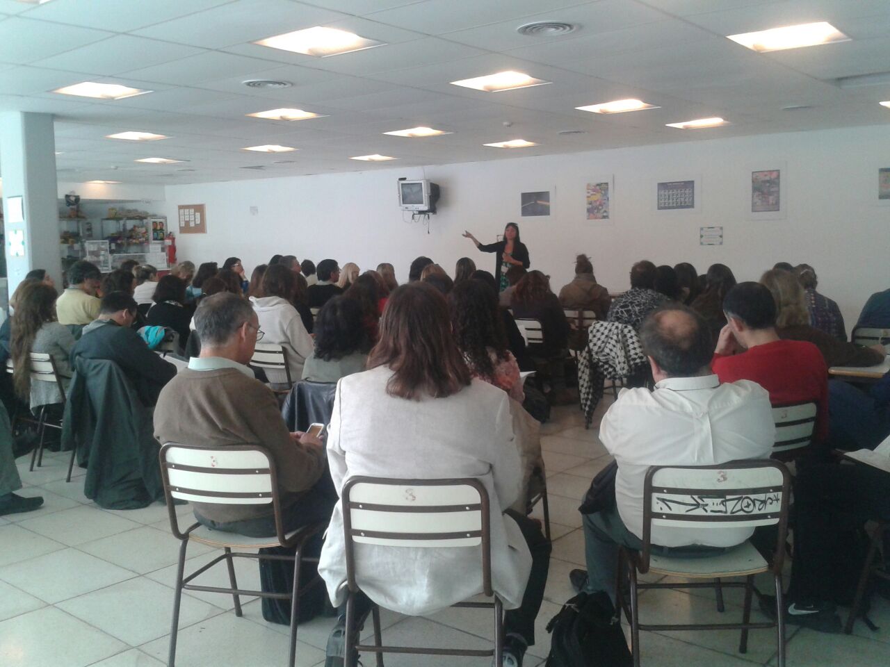 Capacitaciones a docentes de la NES