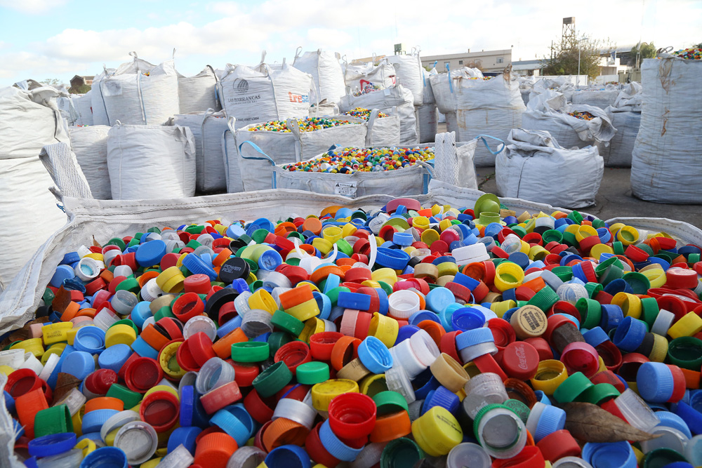 Las autoridades de APrA recorrieron el nuevo depósito de la Fundación Garrahan