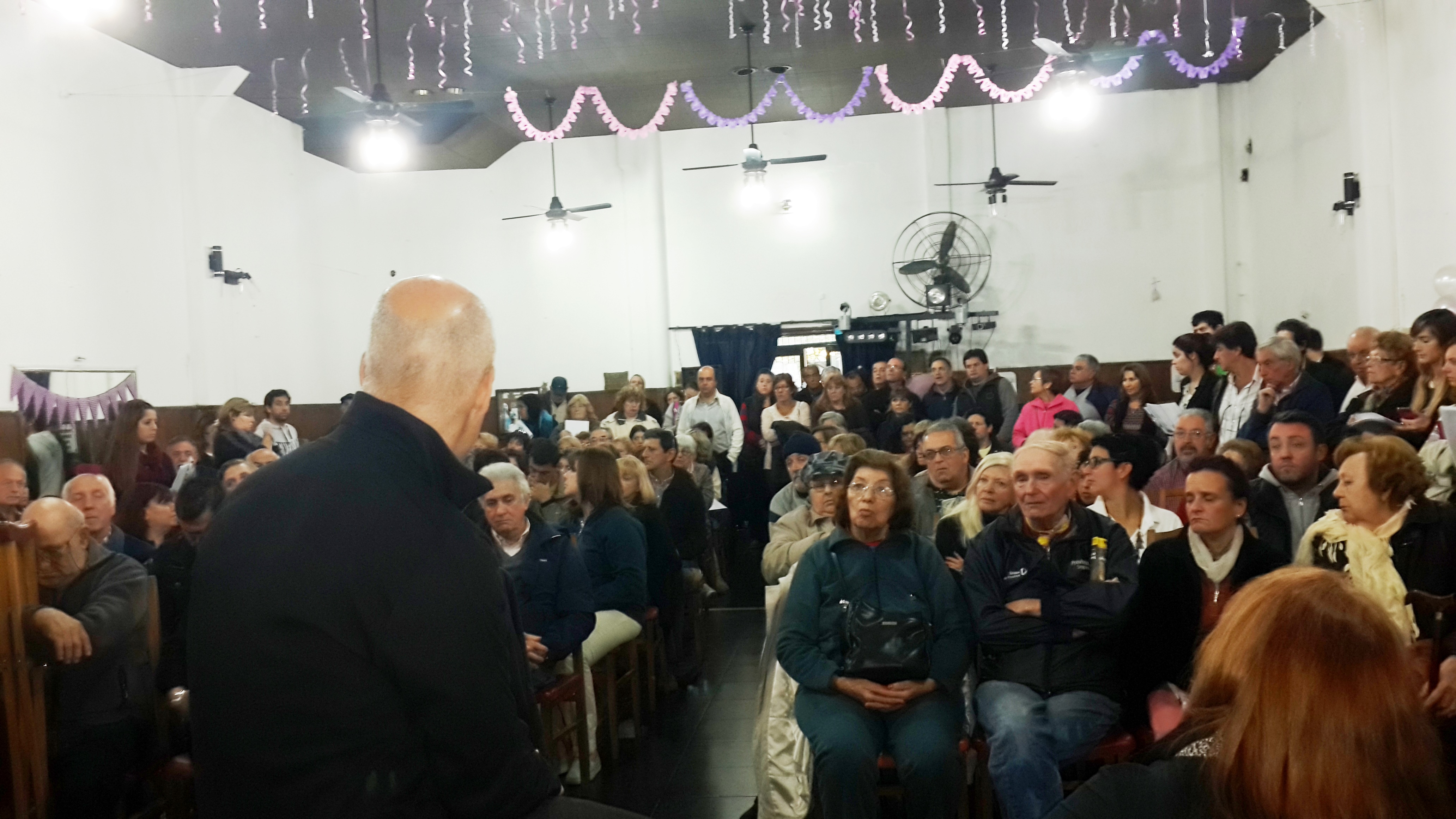 Rodríguez Larreta junto a los vecinos de Saavedra
