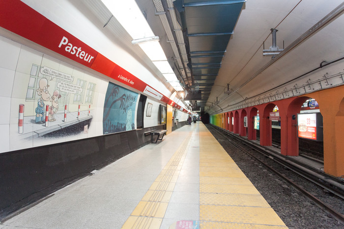 Espacio conmemorativo en el Subte B por la AMIA 