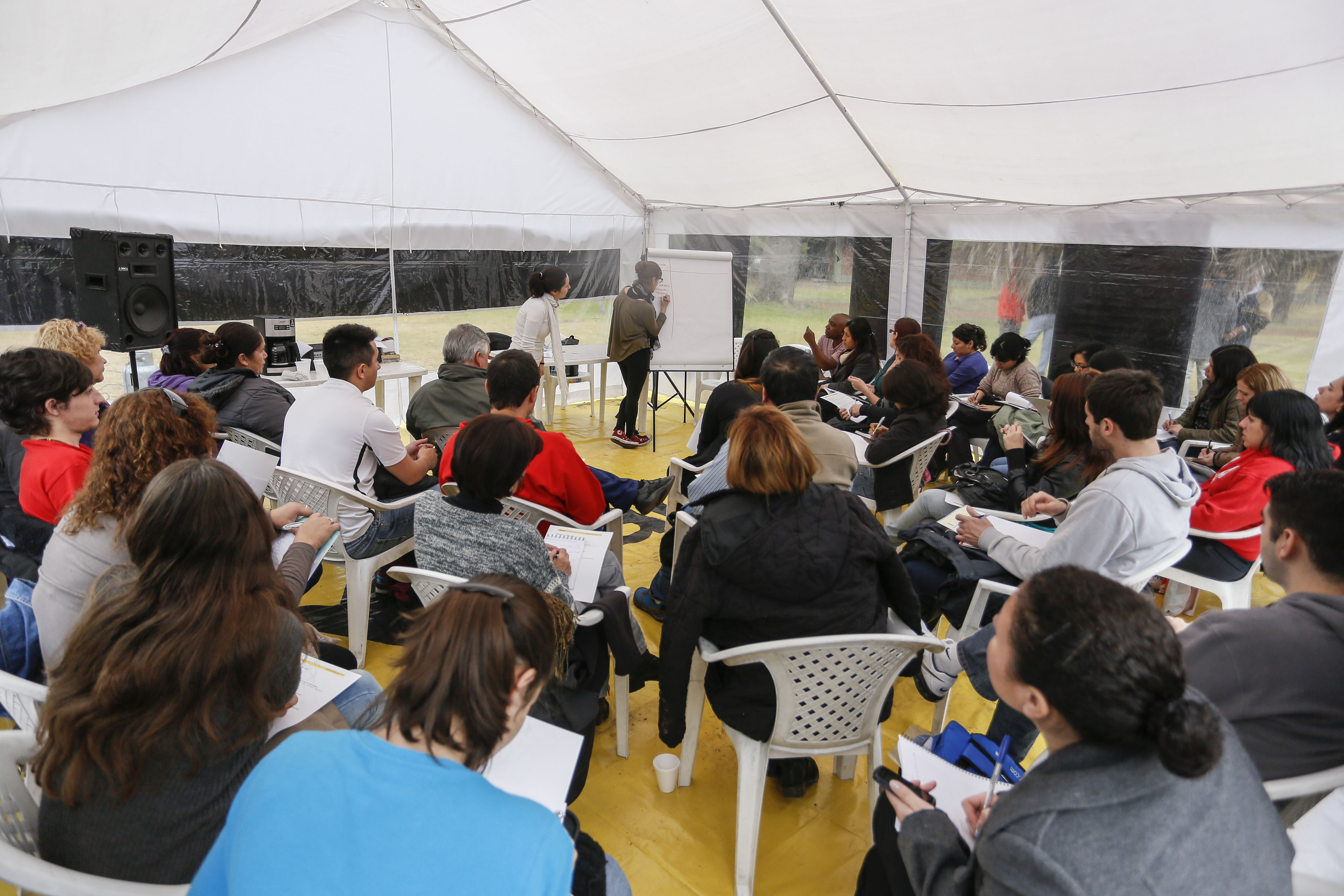 Taller de búsqueda laboral en Parque Avellaneda