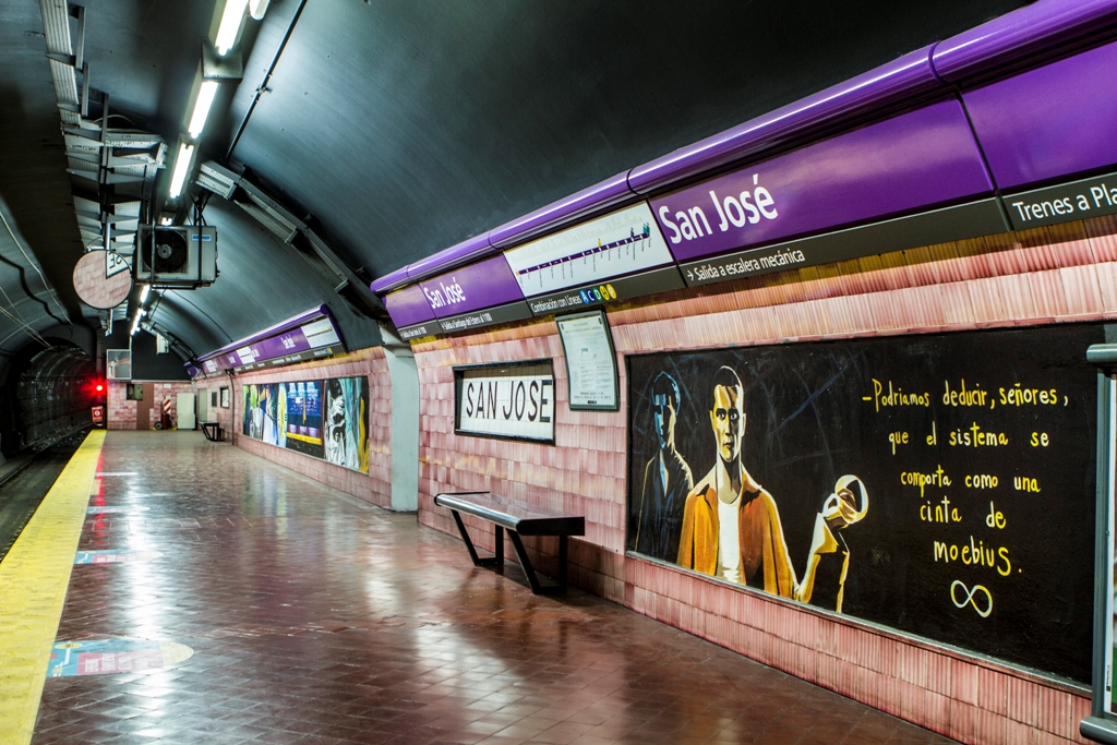 Un homenaje a la película Moebius en la estación San José